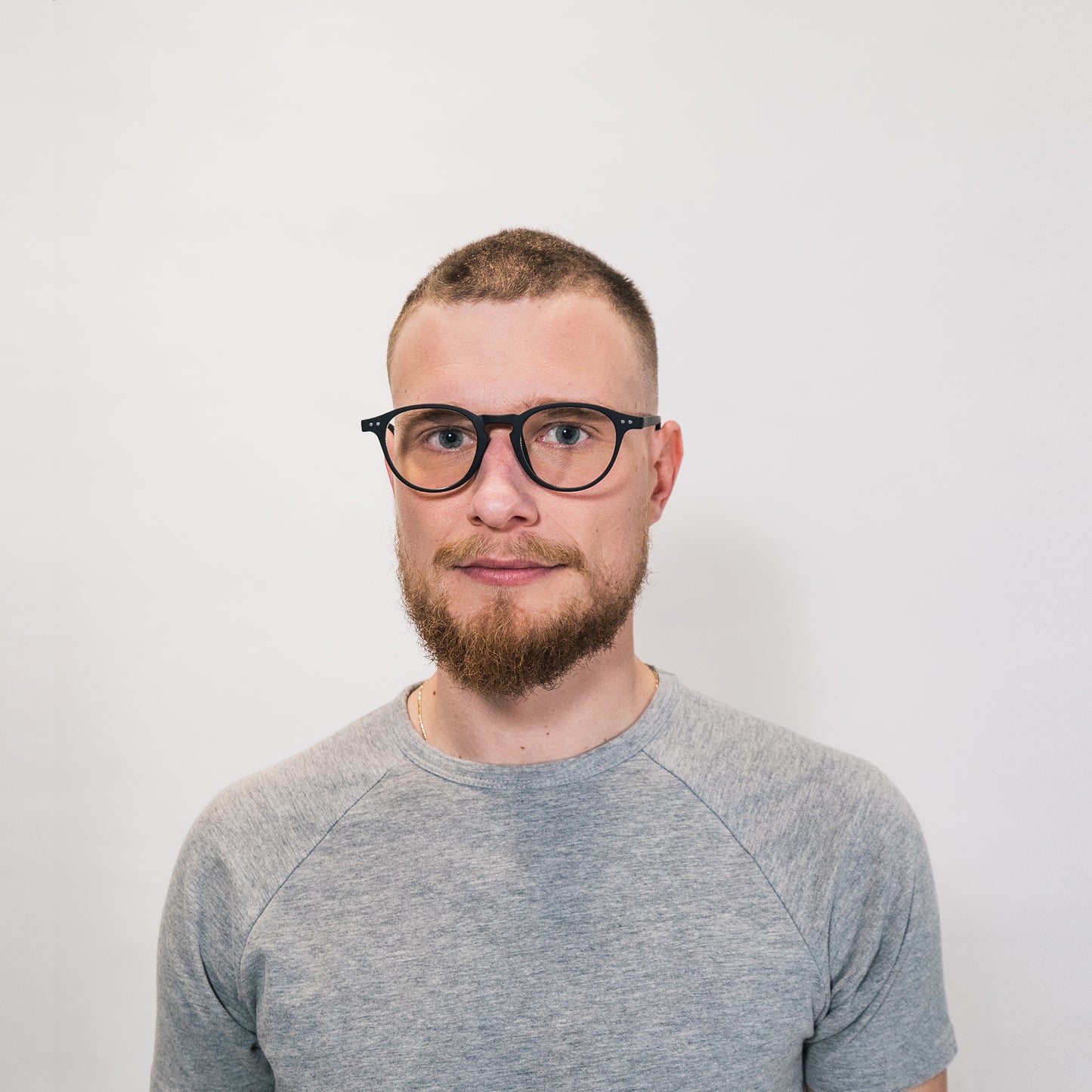blue light glasses-black frame and round shape