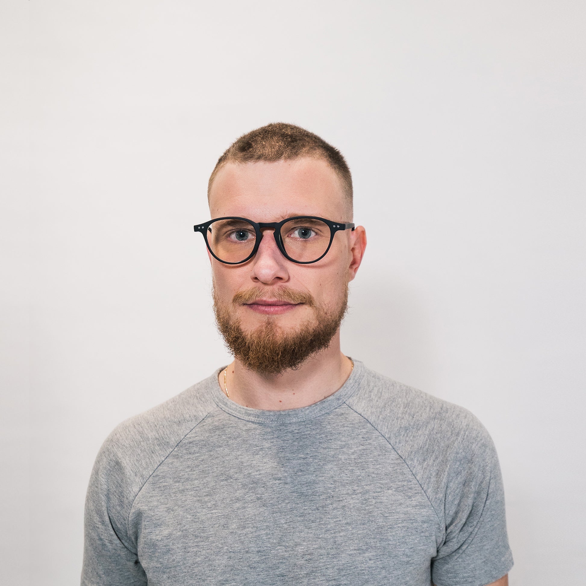blue light glasses-black frame and round shape