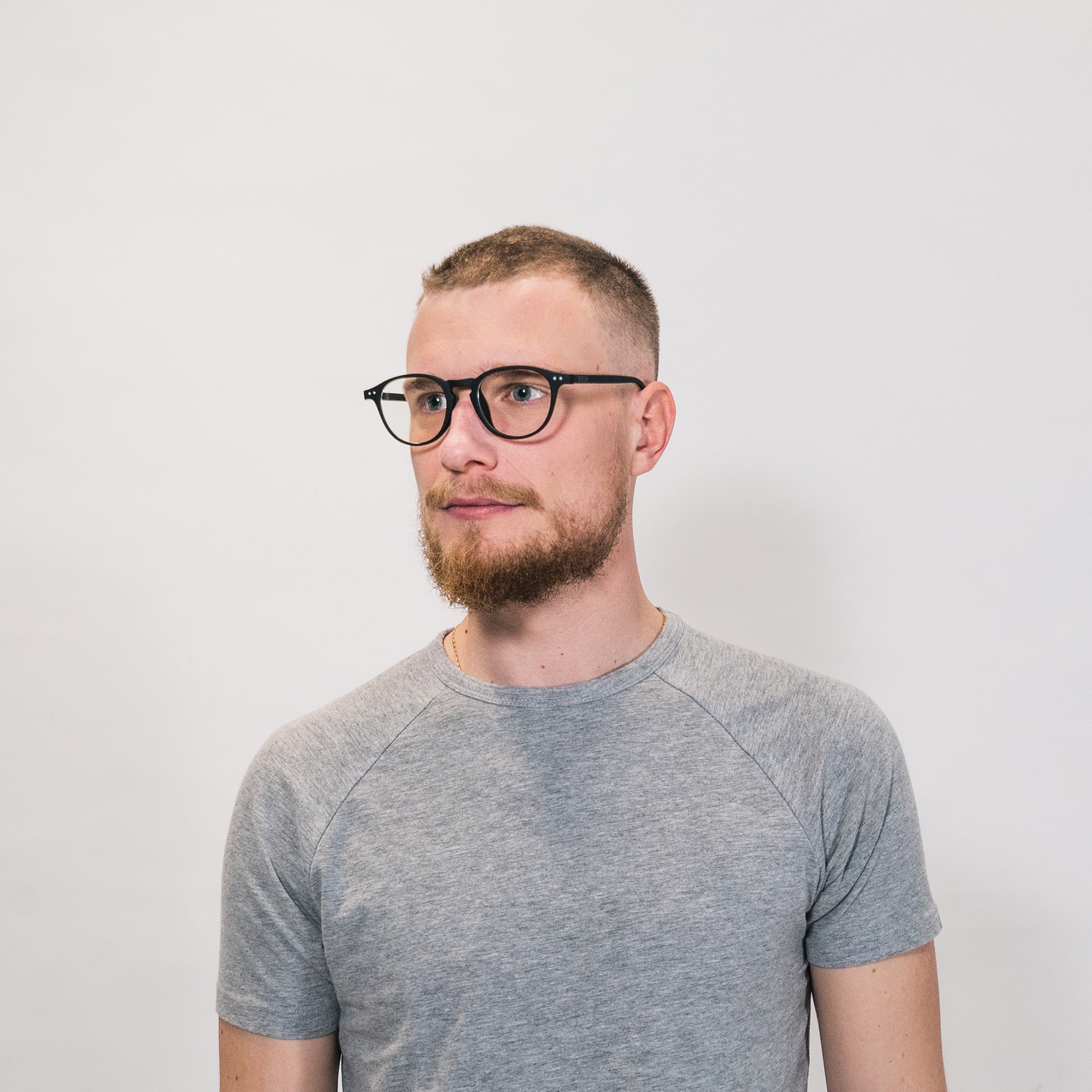 blue light glasses-black frame and round shape