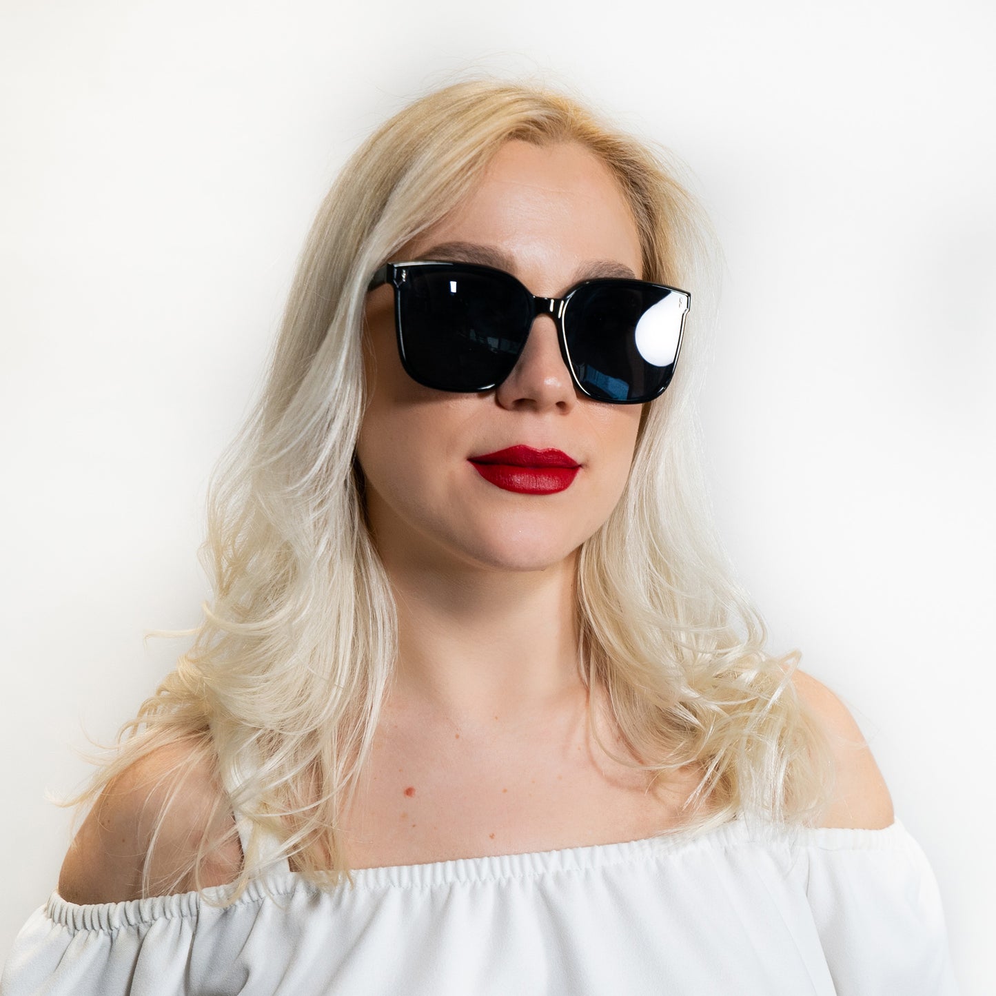 Sunglasses with UV protection - DONNA