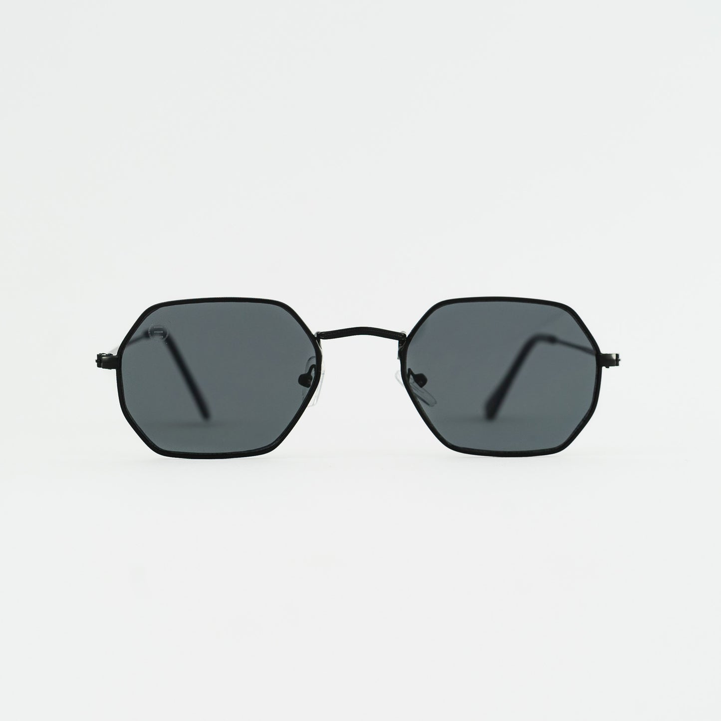 Sunglasses with UV protection - OKTA