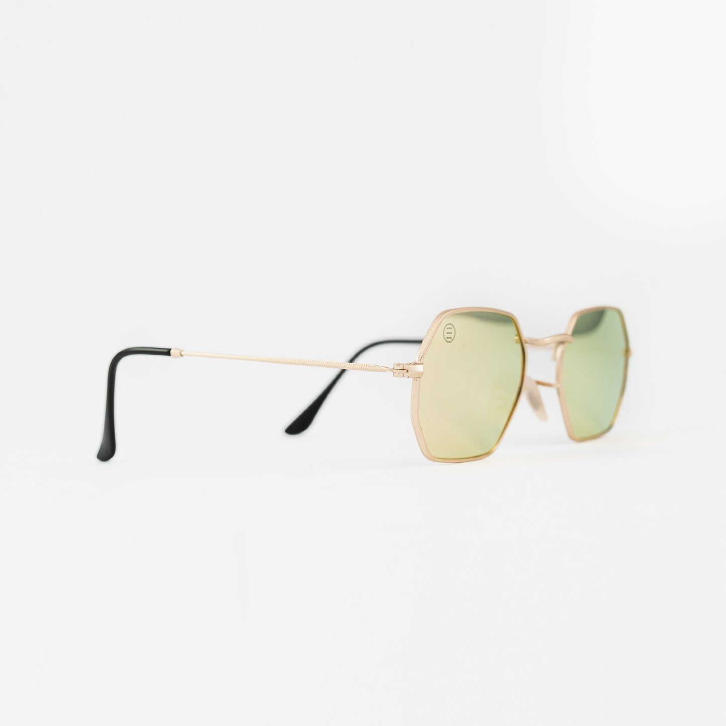Sunglasses with UV protection - OKTA