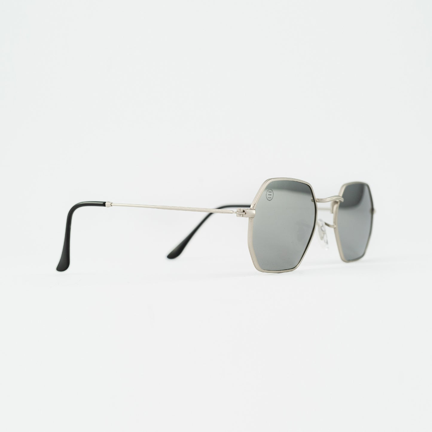 Sunglasses with UV protection - OKTA