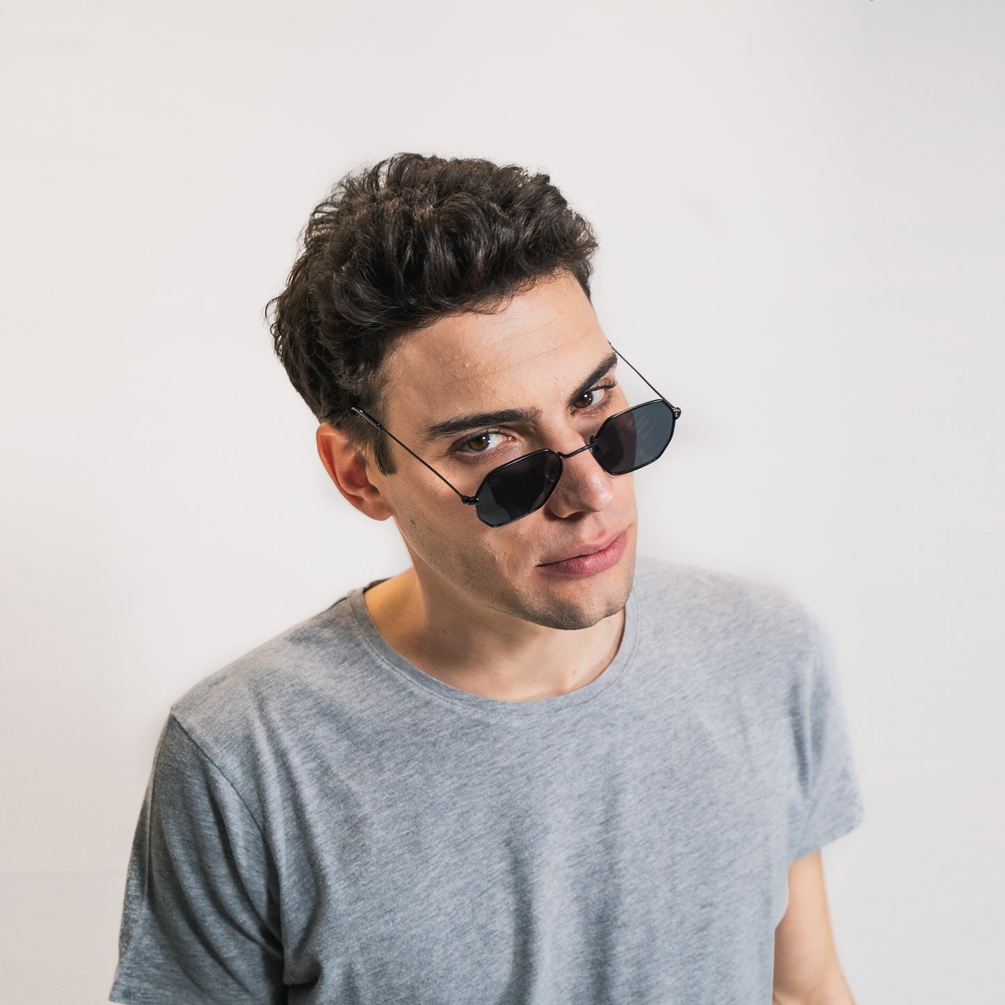 Sunglasses with UV protection - OKTA